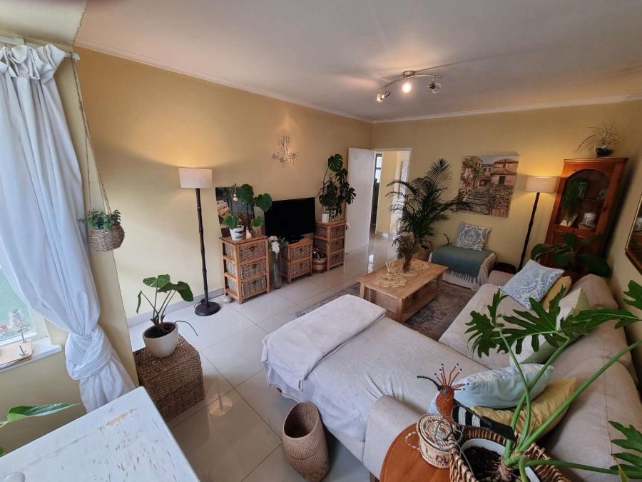 To Let 1 Bedroom Property for Rent in Sea Point Western Cape